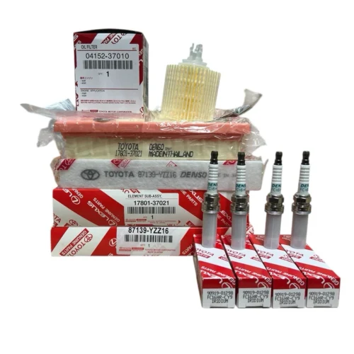 GENUINE TOYOTA AURIS SERVICE KIT ZWE150 1.8L 2007-13 WITH SPARK PLUGS NEW ONE