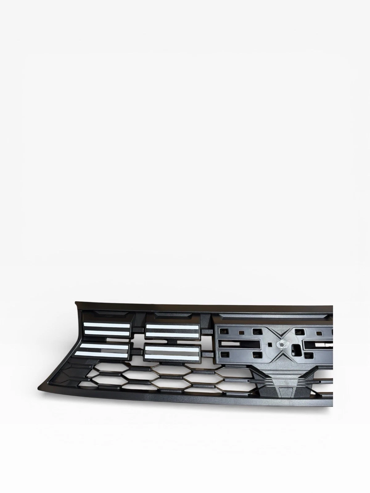 FRONT BUMPER UPPER CENTER GRILLE FOR DACIA DUSTER 2 FACELIFT 2021-24 622547433R