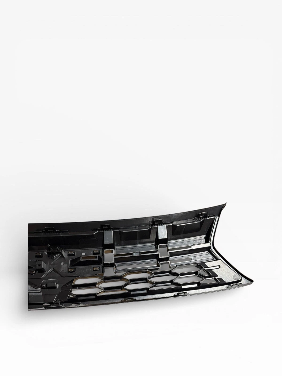 FRONT BUMPER UPPER CENTER GRILLE FOR DACIA DUSTER 2 FACELIFT 2021-24 622547433R