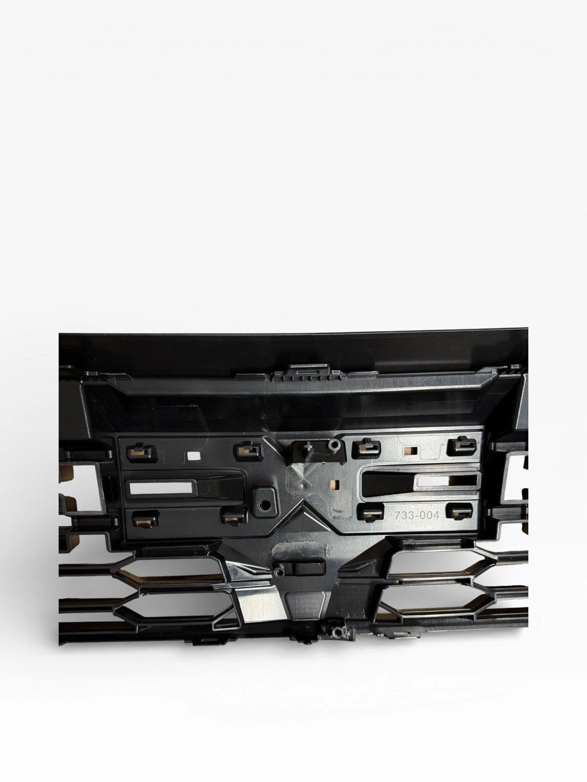 FRONT BUMPER UPPER CENTER GRILLE FOR DACIA DUSTER 2 FACELIFT 2021-24 622547433R