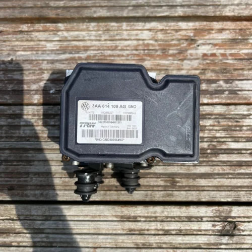 VW PASSAT B7 10 – 15 CC TIGUAN TOURAN SKODA ABS PUMP 3AA614109AG ECU MODULE 51K