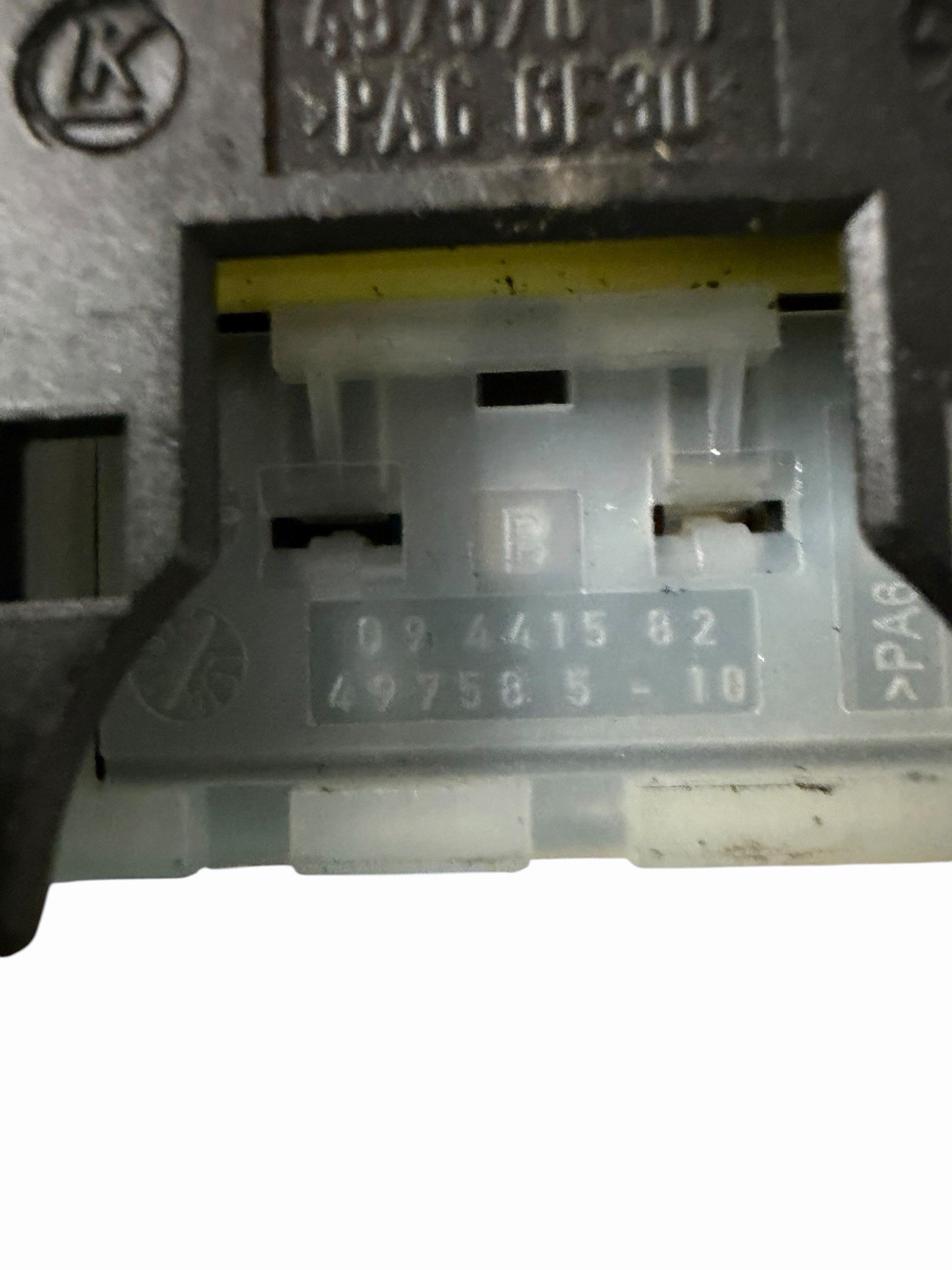 Genuine BMW Engine Wiring Loom Plug Connector 09441582 497585 - Used
