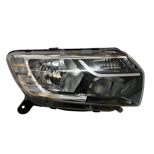 Dacia Sandero 2017-2021 Headlight Right Driver Side – New, Broken Pin (Customer Return)